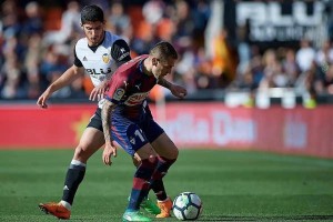 比利亚雷亚尔迎欧篮联关键赛，关键时刻扳平良机，态度坚定，高层口径保持一致(比利亚雷亚尔对阵西班牙人)